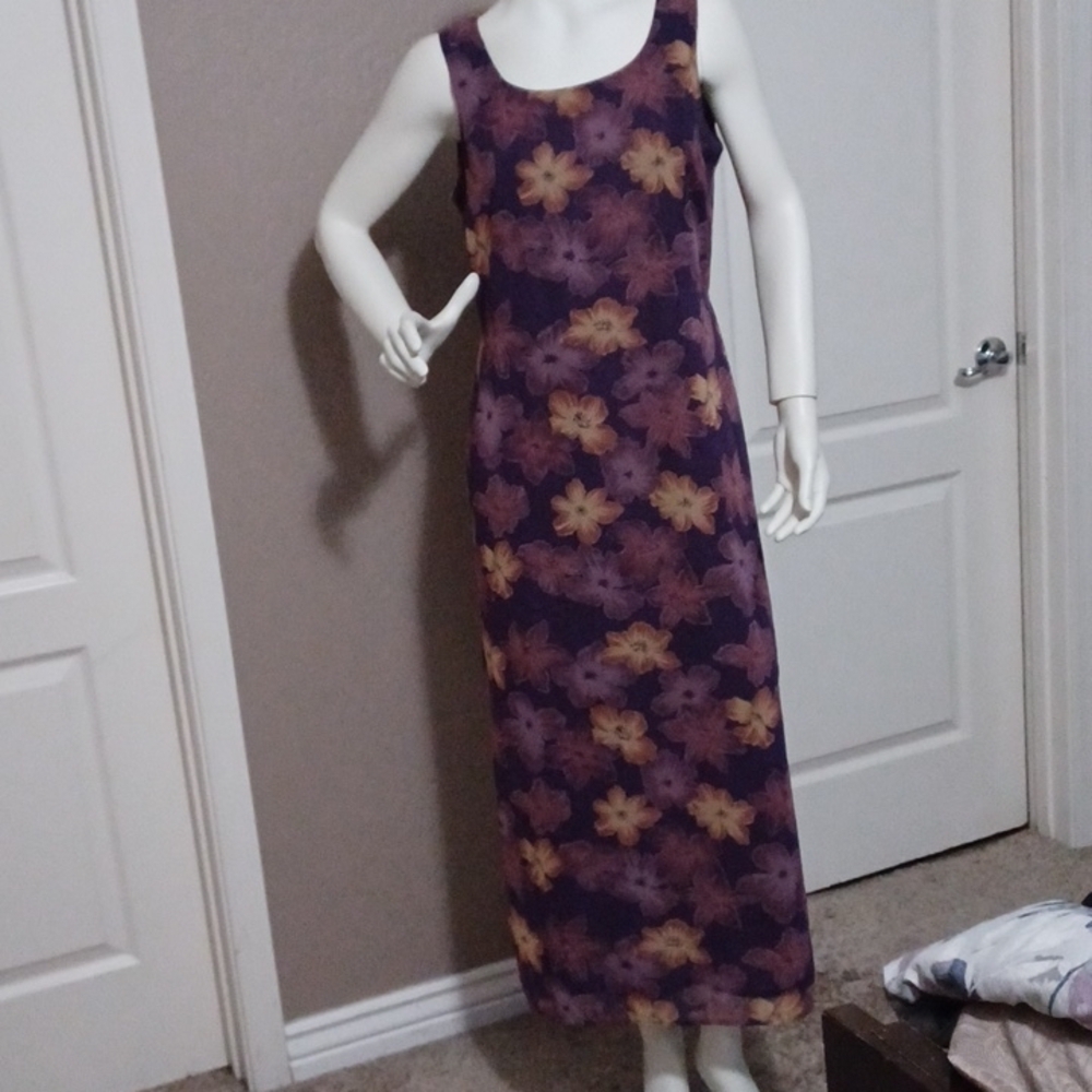 - Teddi Woman's dress
